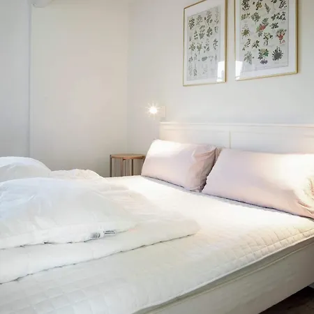 Apartamento 4 Person In Aakirkeby *
