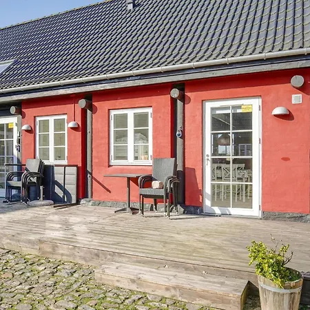 Apartamento 4 Person In Aakirkeby