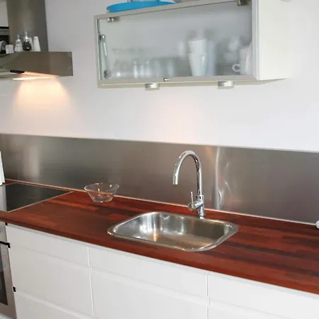 4 Person In Aakirkeby-by Traum *