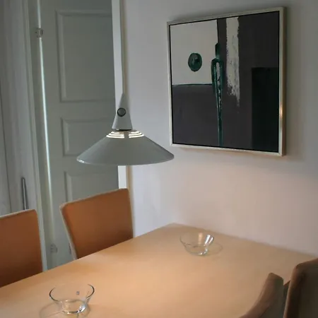 4 Person In Aakirkeby-by Traum * Åkirkeby