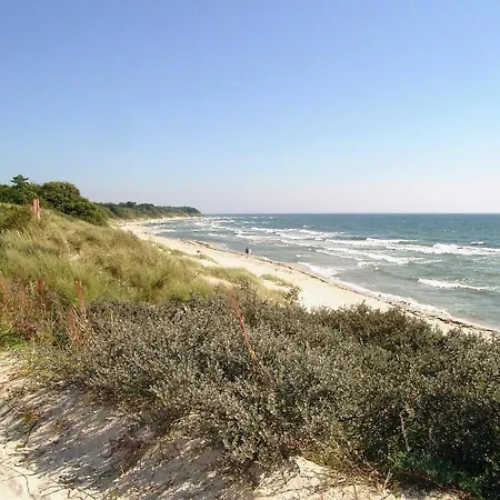 4 Person In Aakirkeby-by Traum * Åkirkeby