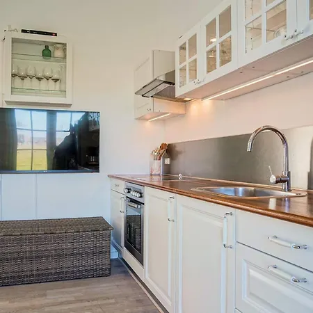 4 Person In Aakirkeby-by Traum Apartament *