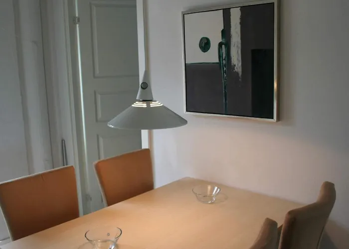 4 Person In Aakirkeby-by Traum * Åkirkeby