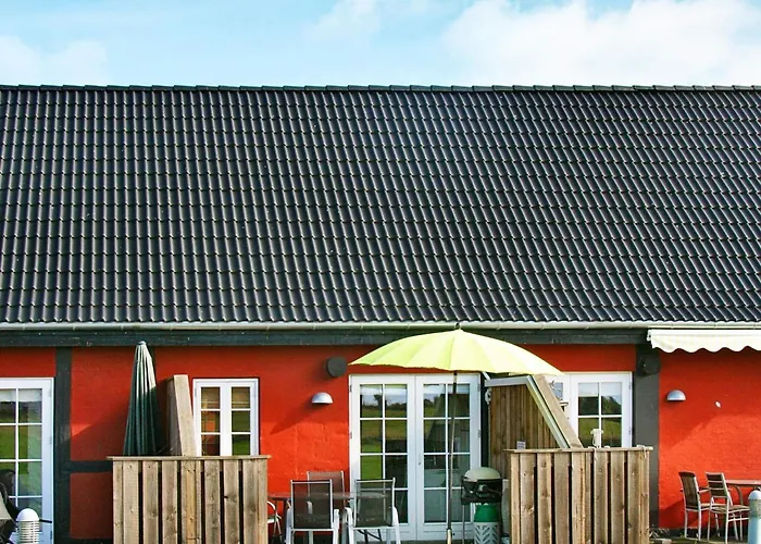 4 Person In Aakirkeby-by Traum Åkirkeby
